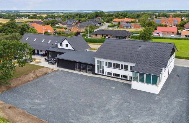 Nice home in Spøttrup with sauna