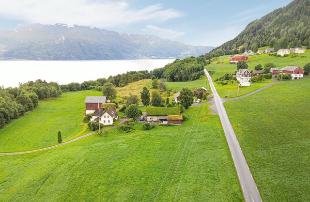 Nice home in Stårheim with WiFi