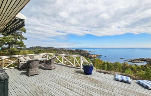 Nice Home In Tjodalyng With Kitchen