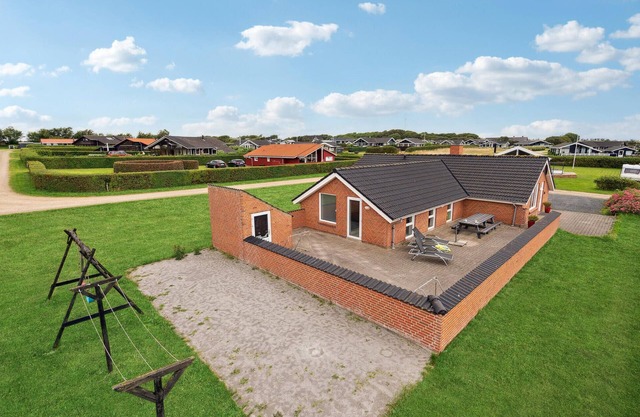 Nice home in Vinderup with sauna