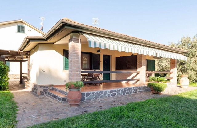 Nice apartment in villa for 3 guests with A/C, WIFI and terrace