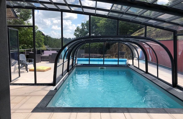 Night with sauna and private heated pool for 2