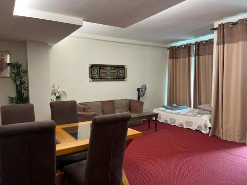 Nik Adik Khalifa Suites Apartment