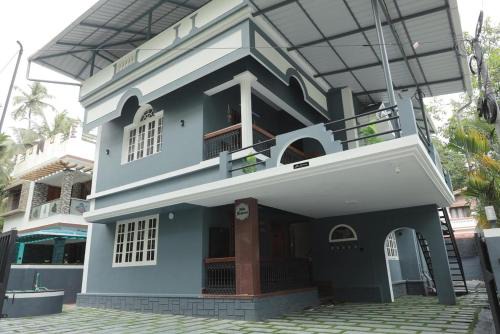 Nila Heavens - Spacious 5 BHK Homestay , ideal for families