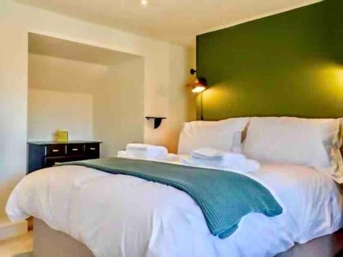 No. 3 A cosy spot for 4