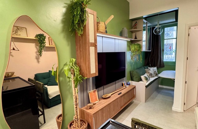 No Coração do Flamengo, a Poucos Passos do Metrô e bem Equipado