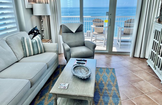 No Host Fees, Huge Beachfront Pool, 17th Floor East Corner Unit with 2 Balconies