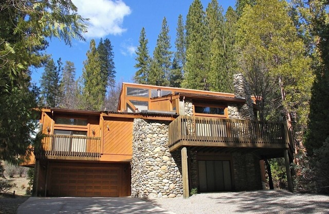 NO PARK RESERVATIONS NEEDED! INSIDE YOSEMITE PK FRANK LLOYD WRIGHT INSPIRED HOME
