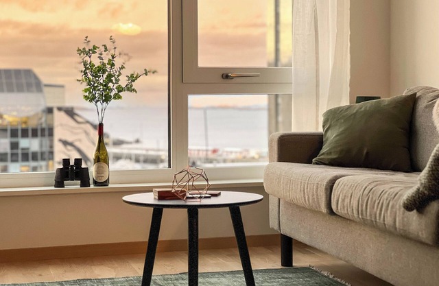 Nordic Style City Apartment with Sunny Marina Views