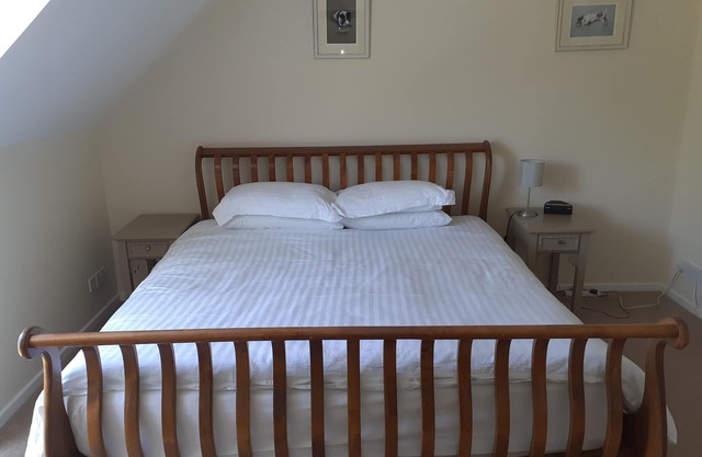 Norhavn Lodge-Set on the Gated Lakeside Complex with Facilities