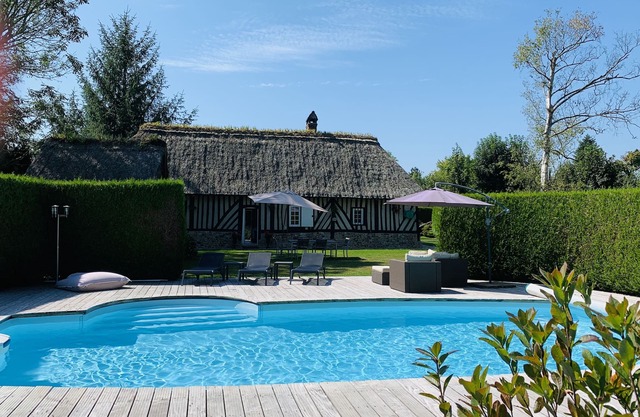Normandy cottage and guest house, sleeps 6 with heated pool