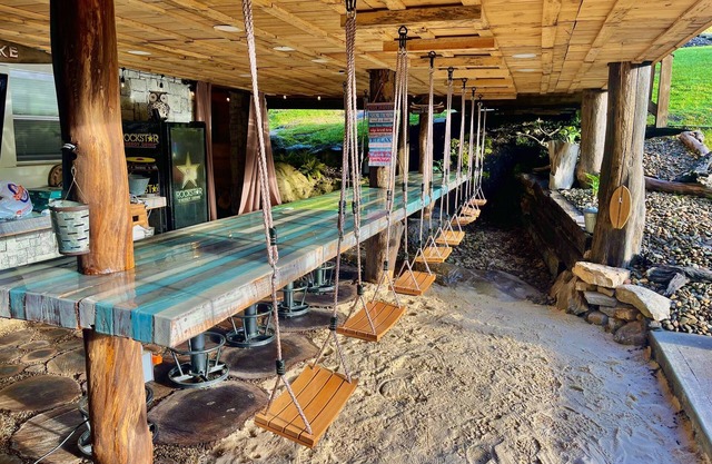 Norris Lake Resort-20 bdrm,sleeps 70! hotubs, docks, 7 firepits, sxs, rent boats