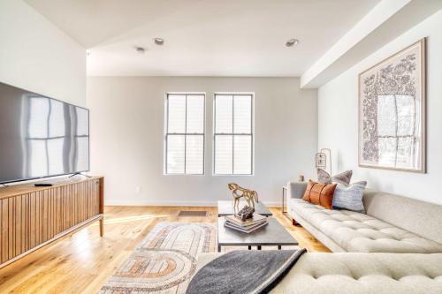 North Tabor 2BR - Gym - Gourmet Kitchen