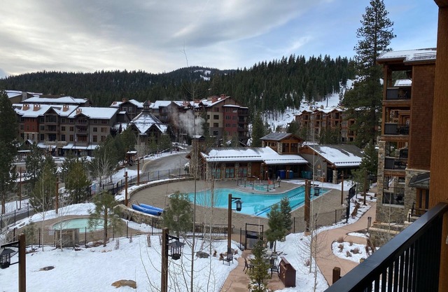 Northstar Lodge 2 BD/2Bath Sleeps 6 Condo: Ski-in/Ski-out