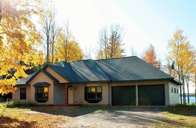 Northwood's Fish Haven on Beautiful Moose Lake; 2 kayaks, Lilly pad & game-room