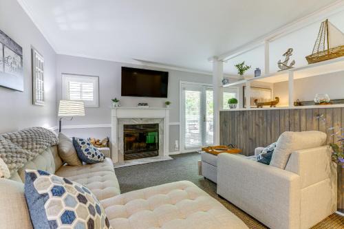 Norwich Vacation Rental with Golf Course Views!