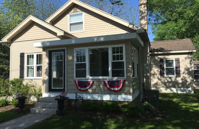 nWalk to Everything/Large Fenced Yard/Enclosed Front Porch/Central Air