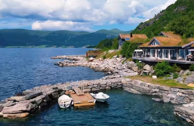 Nytt Stort Feriehus med Panoramautsikt. Båt Inkludert