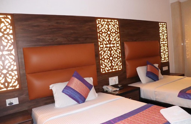 O Delhi Hotel with FREE RAILWAY STATION or AIRPORT PICK-UP