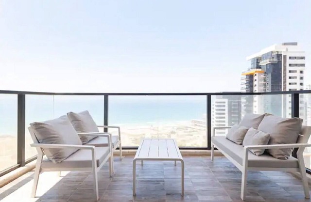 Oַ&O Group- Luxury Apt Tower Best Sea View Bat Yam