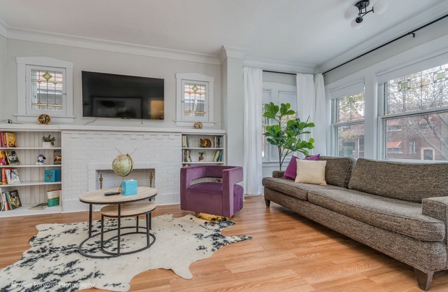 Oak Park, IL, entire house, short walk to train.