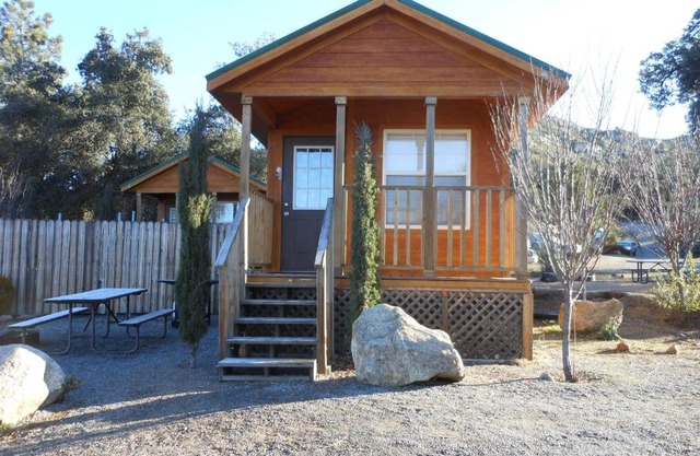 Oakzanita Springs Camping Resort Cabin 1