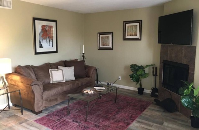 Oasis at the foot of Catalina!