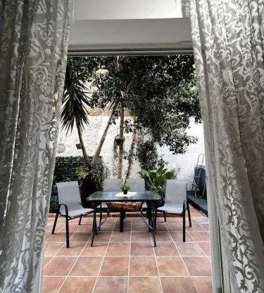 Oasis Pool Flat-near 2 metro stations-