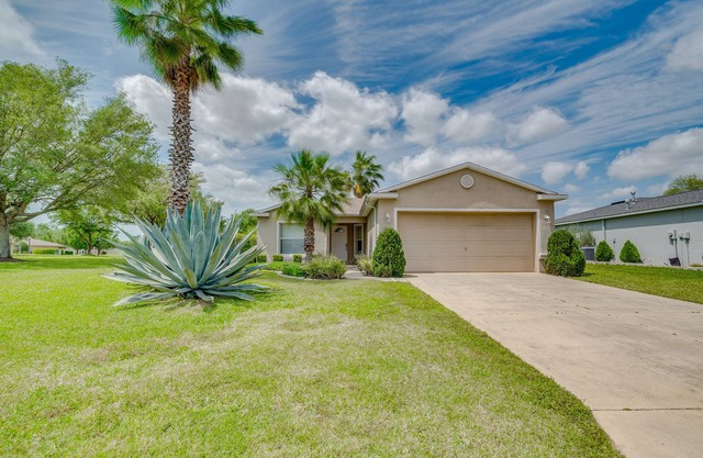 Ocala Home w/Screened-In Porch & Community Perks!