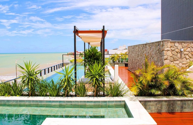 Ocean Art Park by Living