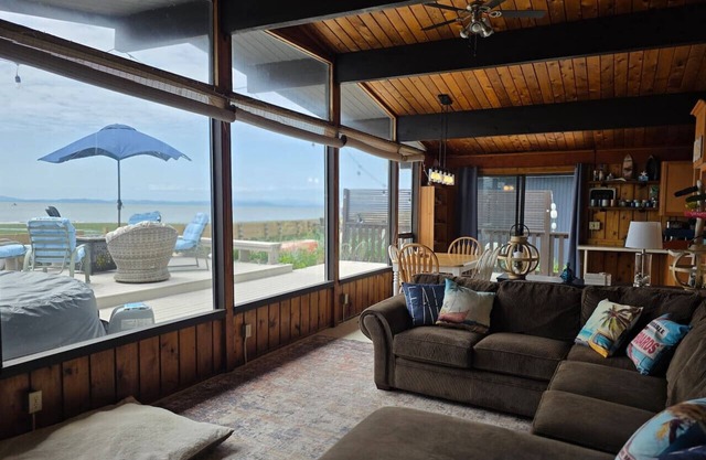 Ocean Blue — Direct Beach Access