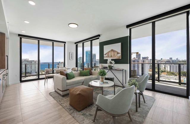 Ocean Dreams Chic 2BR Getaway Minutes from Miami's Top Attractions!