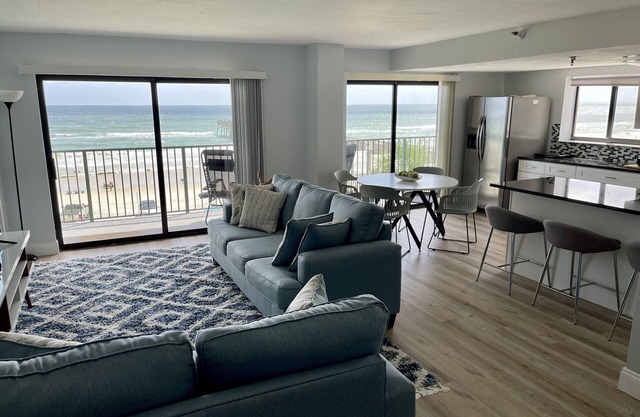 Ocean front double balcony, fully remodeled!