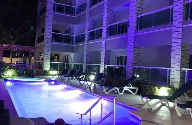 Ocean Front 1st FL Poolside 1bd/2ba Hill Top Condos, Playa Alisha Beach Gorgeous