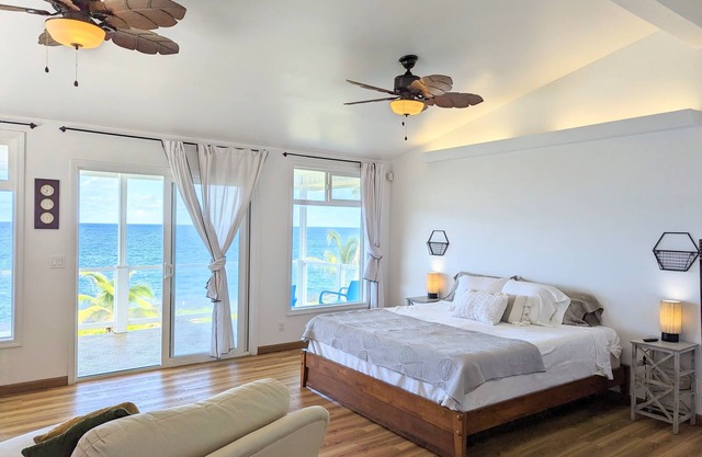 Ocean FRONT Home - Whale Watching Starts Nov-May! BOOK NOW!