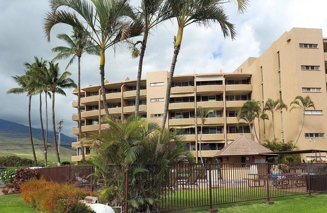Ocean Front Ocean View Island Sands Resort near Kihei, Maui, Hawaii