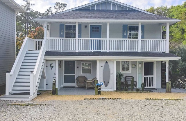 Ocean Isle Beach Studio w/Patio - 1 Mi to Pier!