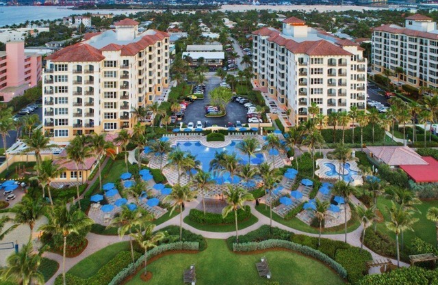 Ocean Pointe 2 bedroom villa- The glitz & glamour of Palm Beach Shores