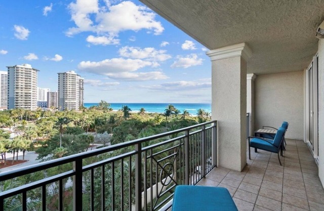 OCEAN VIEW! 2bd 2bth Palm Beach Resort and Spa
