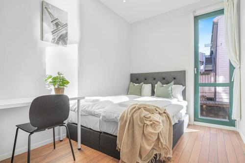 Ocean-view Haven: Take a swim from your window!