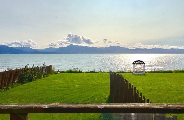 Ocean View Kachemak Cottage on Bishops Beach in the heart of town close to dining and shopping