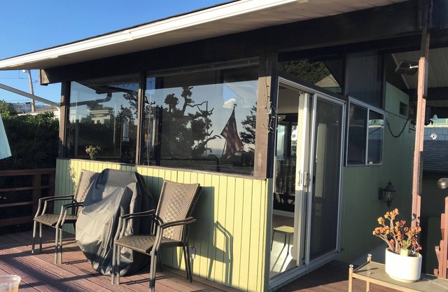 Ocean View Penthouse Studio in Laguna Beach