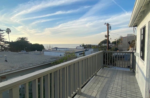 Ocean View Studio Steps to Beach