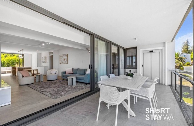 Ocean Views Secure Apartment