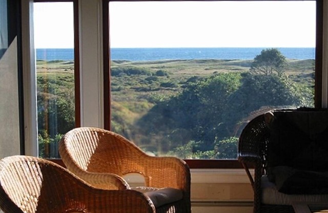 Ocean Views: Every Room - Walk to Ocean Beach, Dog Friendly n