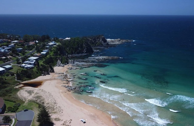 Ocean Views Walk to Malua Beach EV & Pet Friendly