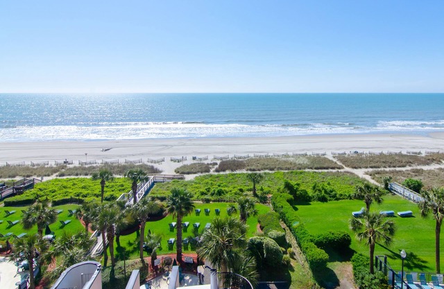 Oceanfront 1 Bedroom Condo w/Amazing View + Official On-Site Rental Privileges