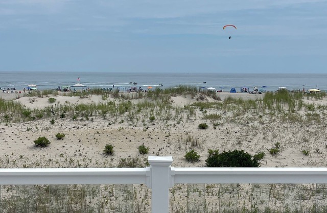 Oceanfront, 3BR Townhouse is Pet Friendly with NEW DECK and SPECTACULAR VIEWS!