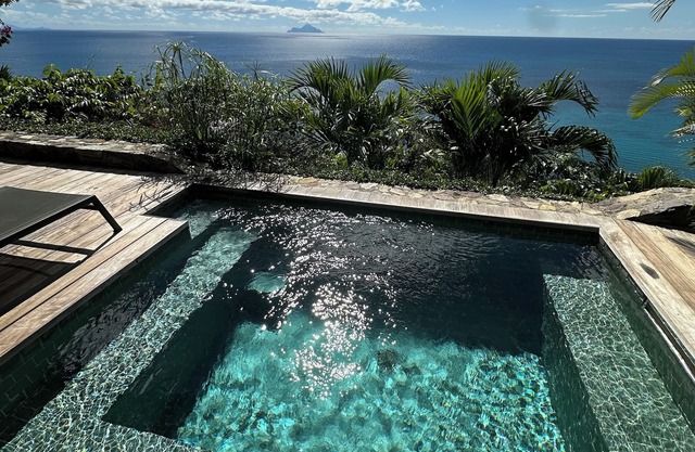 Oceanfront AMAZING apartment in indigo bay