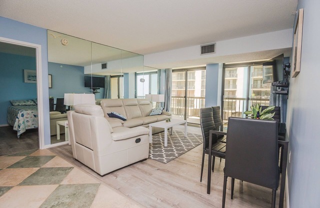 Oceanfront Building With Great Ocean and Bay Views